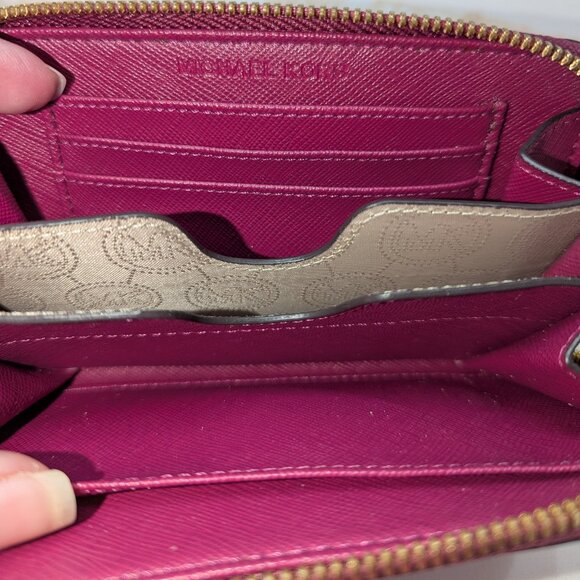 Michael Kors burgundy wallet/wristlet. EUC! - Picture 2 of 5